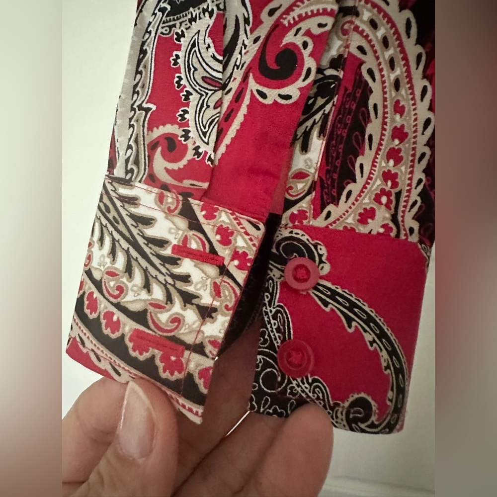 New Chicos Woman’s Black Red No-Iron Cotton Paisley Button Down ShirtTop, Sz 00 - Picture 5 of 10